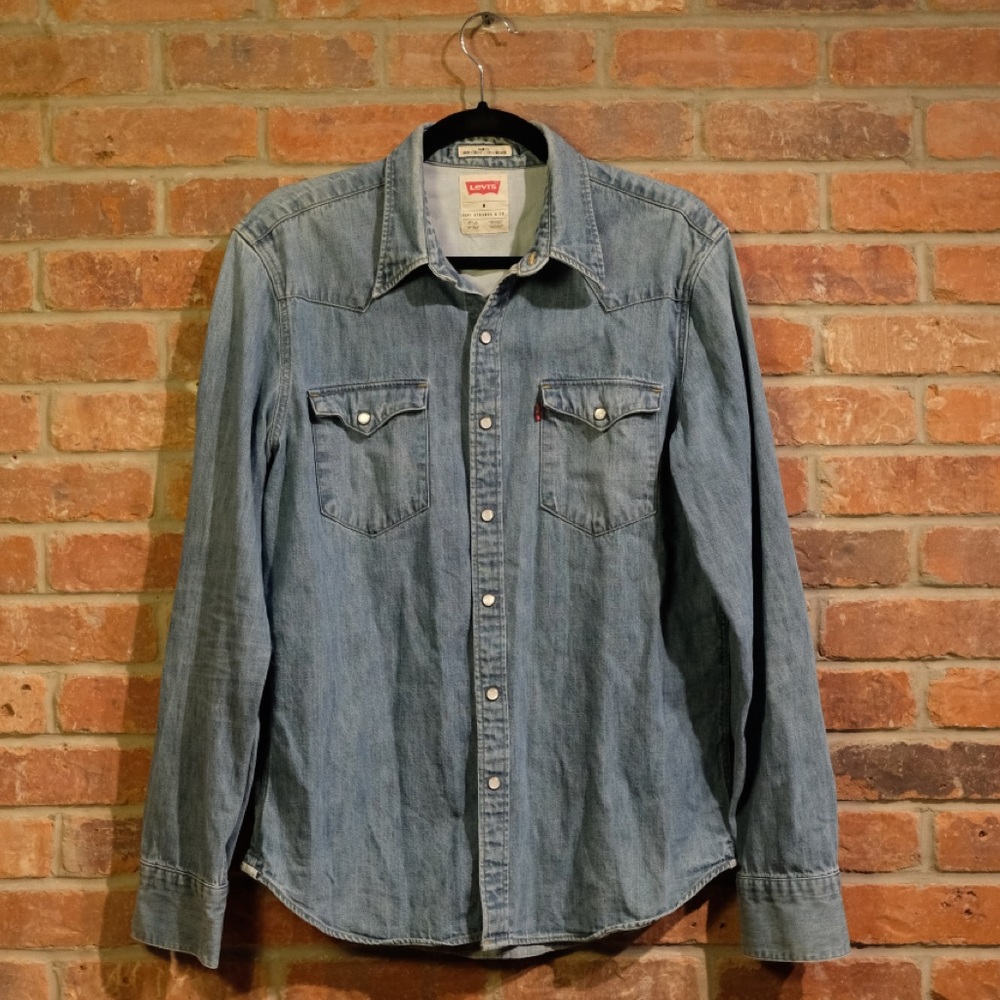 Light Blue Levi’s Men’s Western Denim Shirt